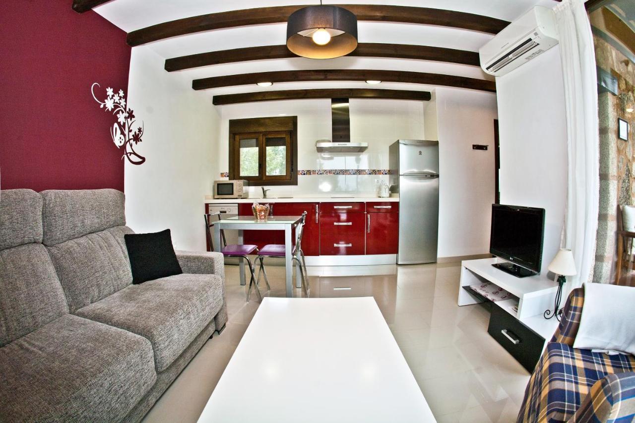 Apartamentos El Roble Valverde de la Vera Dış mekan fotoğraf